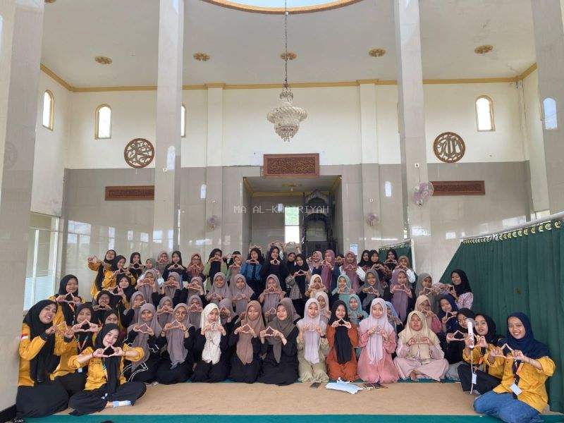 Program Pesantren Kilat MA AL-KHOIRIYAH Bersama HMPS TMTK Universitas Al-Qolam Malang