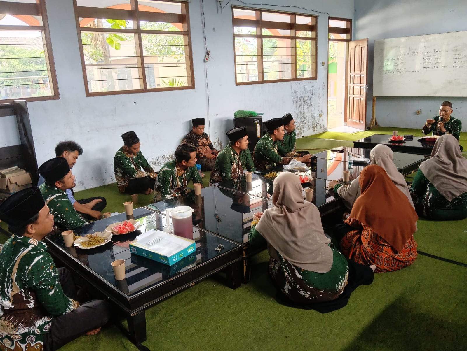 Kajian Kitab (Nashoihul ibad,  oleh: Ust. Mustain Qodir, S.Pd.) Bersama Dewan Guru MA AL-KHOIRIYAH.